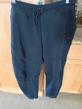 Nike Men’s Black Drawstring Jogger Sweatpants